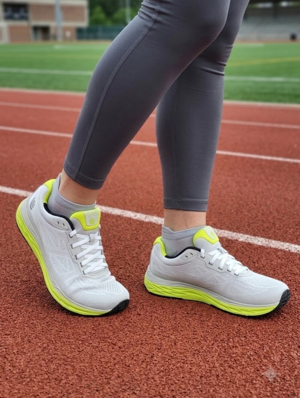 Topo Athletic Fli-Lyte 3 Silver/Lime Running Shoes Activewear Women's Size 10